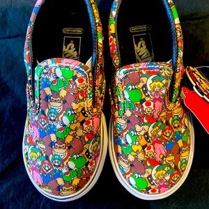 Brand new RARE Super Mario kids Vans size 8